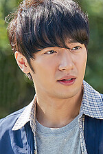 Юзеф бек польша. Бек ю. Бек министр иностранных дел польши. Ассистент суперзвезды дорама. Юзеф бек польша.