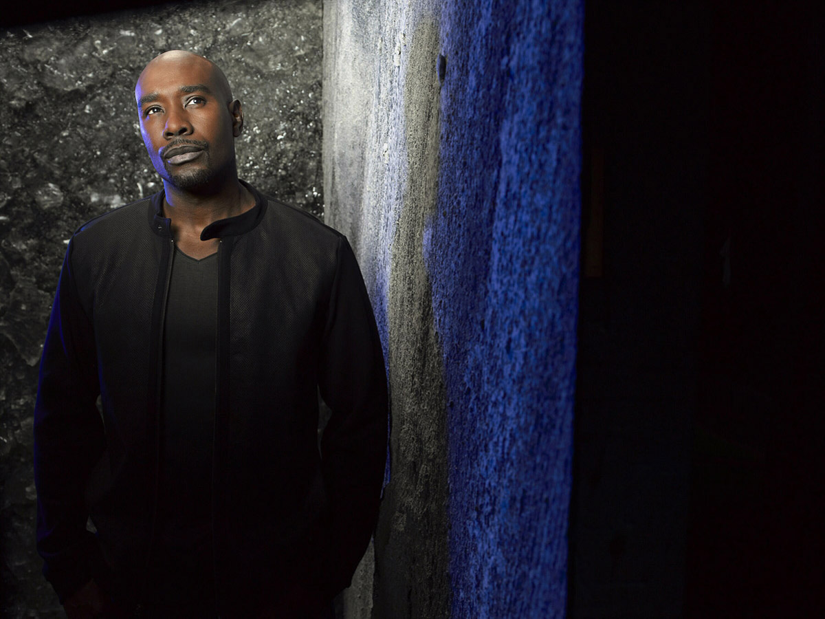 Визитеры тайлер эванс. V promo. Corporate presentation проект адобе афтер эффект. V promo. V promo.