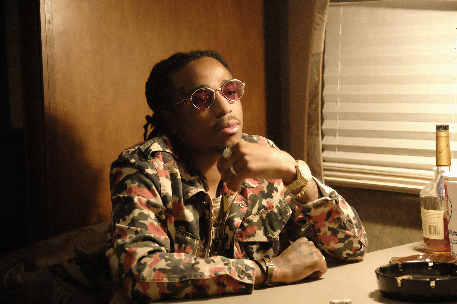 Сериал «Атланта» (2016 – 2022): Quavo 1 сезон, 3 эпизод — «Разорённый» (Go for Broke) 1500x1000