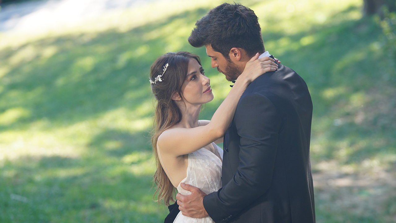 göçmen kızları iç çamaşırsız kadınlar