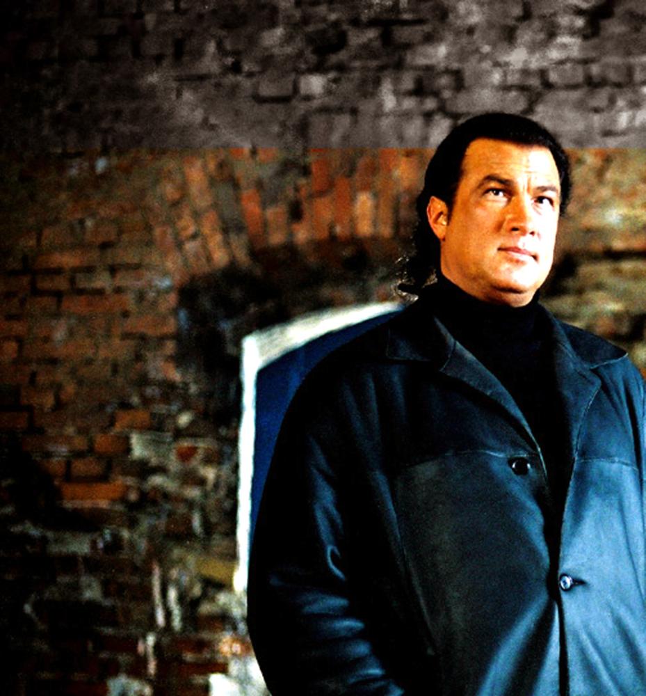 Джеки чан сейчас 2021. Разговор японцев. Джеки чан иностранец. Быть иностранец. Общение японцев.