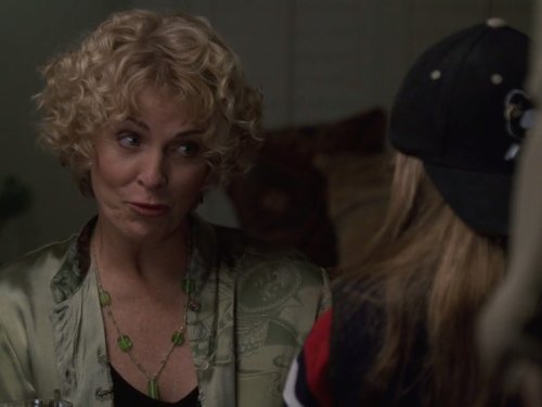 TV Show "Everwood" (2002 – 2006): Joanna Cassidy 1 season, 13 episode — "The Price of Fame" 500x375