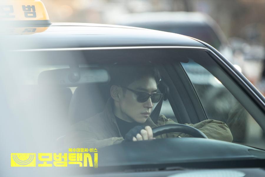 Сериал таксист корея. Таксист 2021. Таксист 2021. Таксист дорама 2023. Таксист дорама 2023.