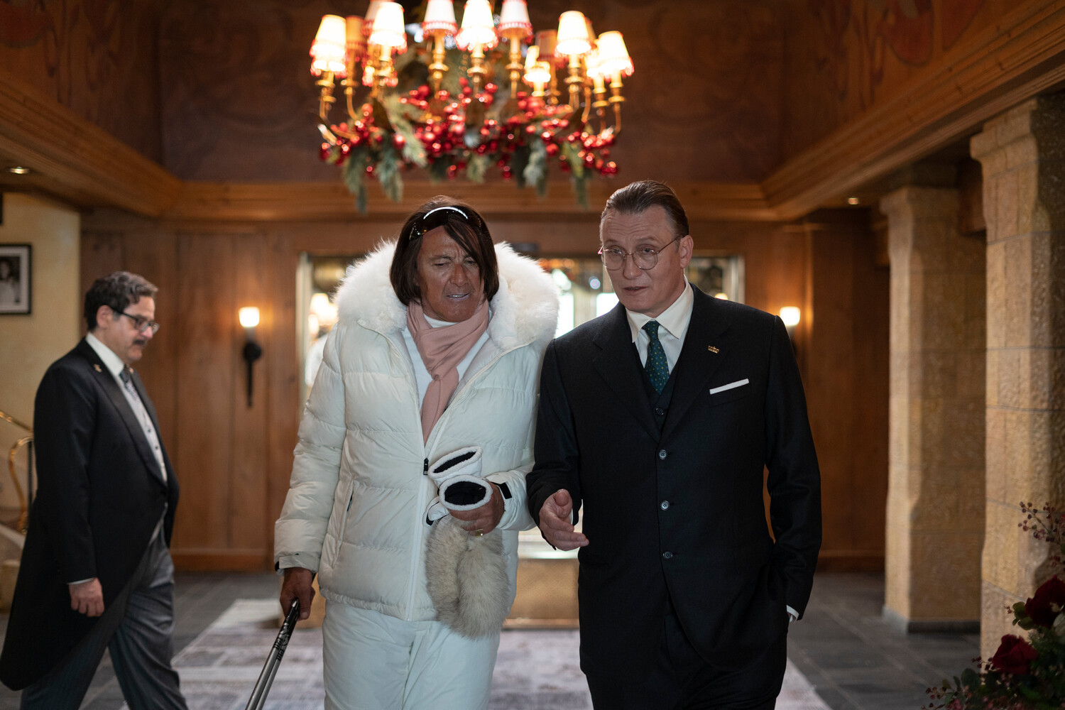 Фильм «Дворец» (2023): Фортунато Серлино, Лука Барбарески, Оливер Мазуччи 1500x1000