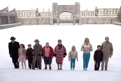 Чарли и шоколадная фабрика (фильм, 2005) — актеры, трейлер, фото