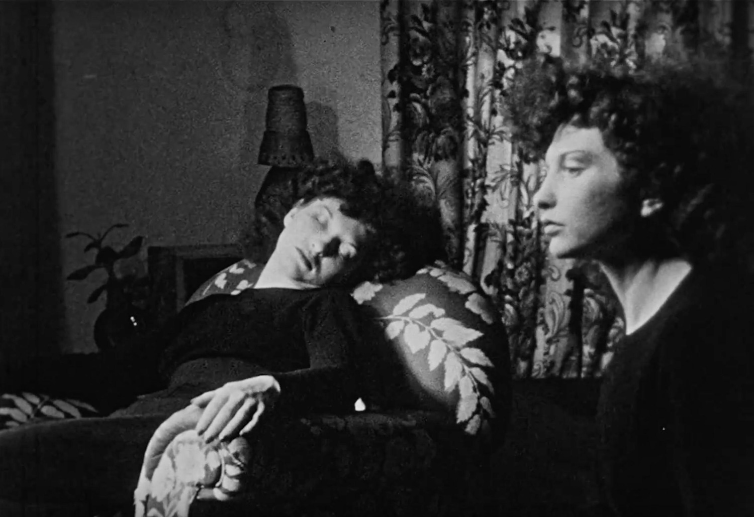 Полуденні тенета (фільм, 1943) — актори, трейлер, фото