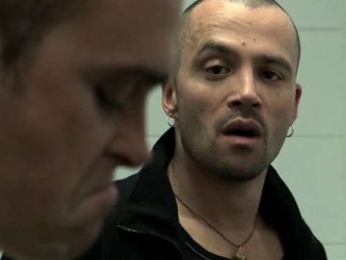 Серіал «Кримінальна Австралія» (2008 – 2013): Ліс Хілл, Деміен Уолш-Хоулинг 1 сезон, 8 епізод — «Earning A Crust» 500x375