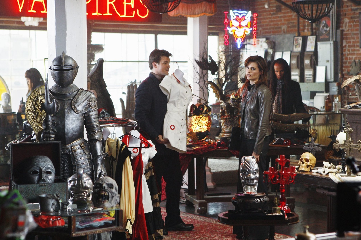 Замок корвинов (хунедоара). Дина мейер касл госпожа. Касл 7 сезон обложка. Squire's castle (willoughby hills). Замок бутрон испания.