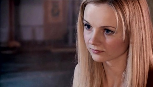 U porno uning kokrak uchlarini soradi