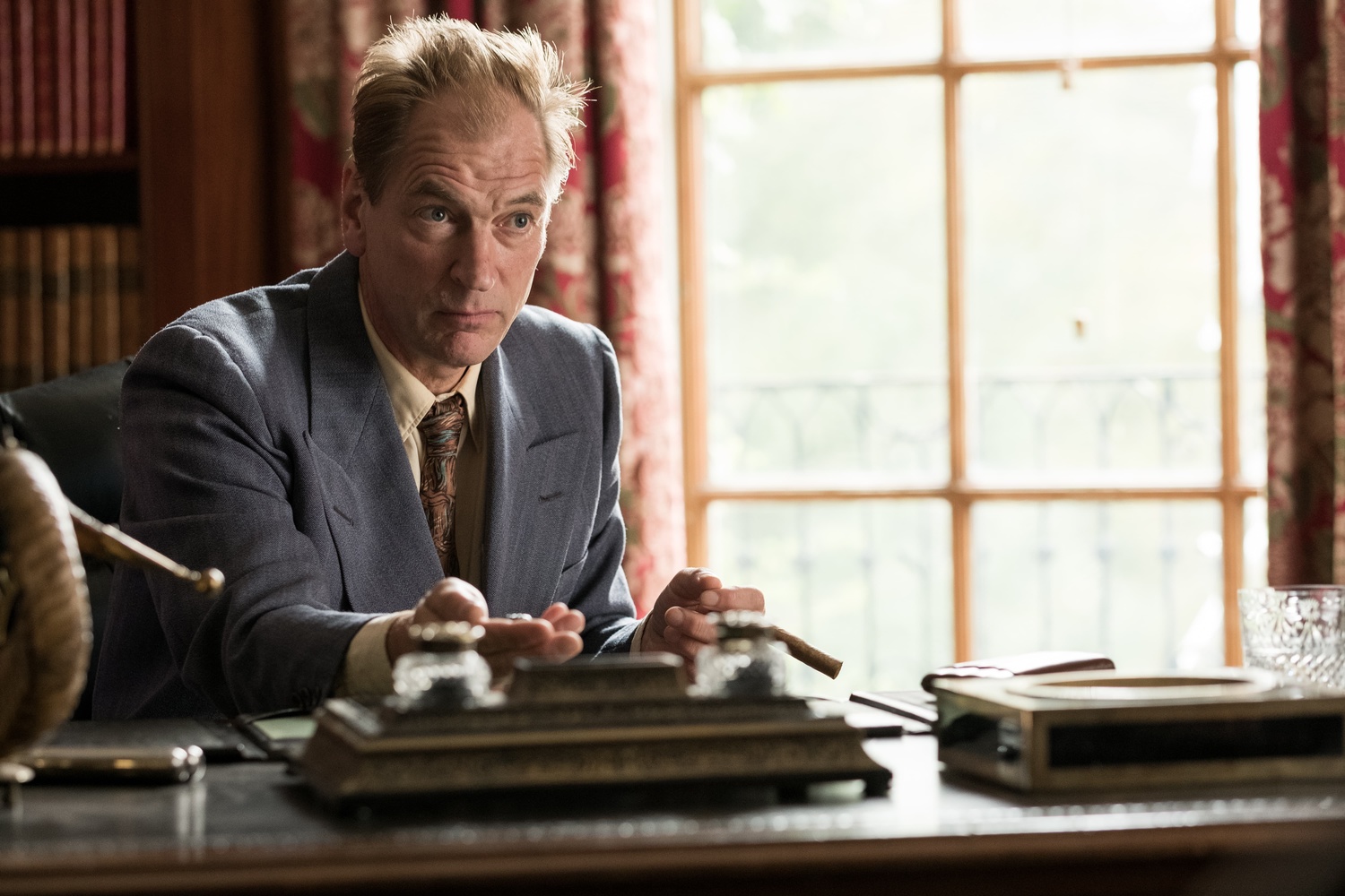 Movie "Crooked House" (2017): Julian Sands 1500x1000
