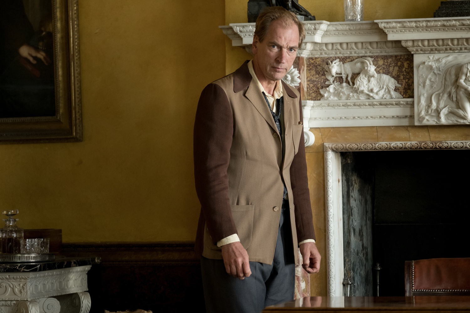 Movie "Crooked House" (2017): Julian Sands 1500x1000