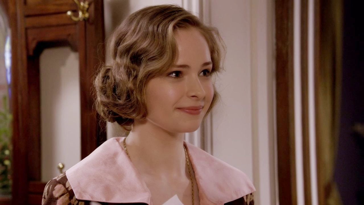 Серіал «Леді-детектив міс Фрайн Фішер» (2012 – 2015): Ешлі Каммінґс 1 сезон, 4 епізод — «Смерть в порту» (Death at Victoria Dock) 1280x720