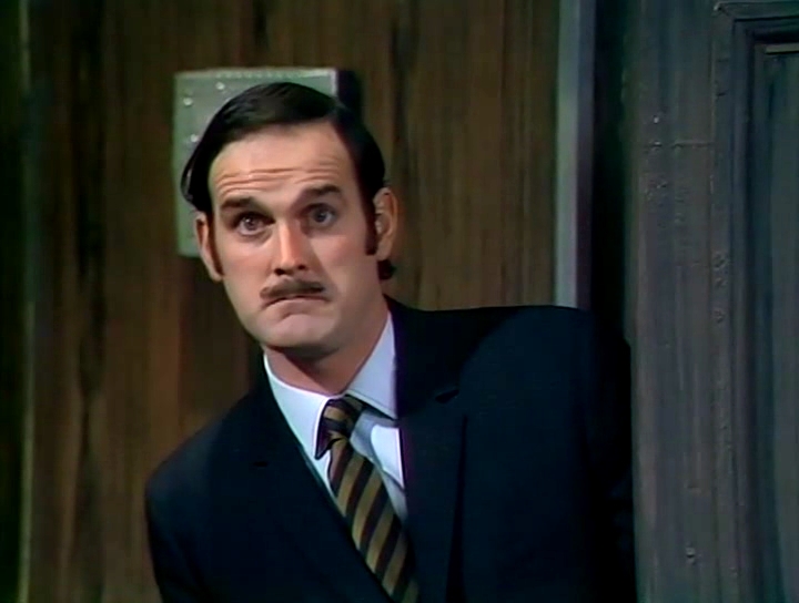 Серіал «Монті Пайтон: Літаючий цирк» (1969 – 1974): Джон Кліз 2 сезон, 4 епізод — «The Buzz Aldrin Show» 720x544