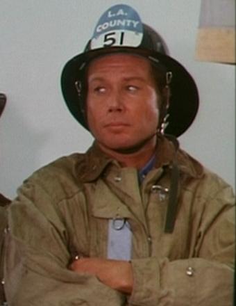 Серіал «Критическое положение!» (1972 – 1979): Джон Смит 1 сезон, 10 епізод — «Dilemma» 340x440