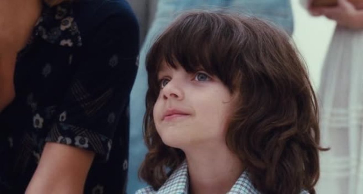 Счастье кадры из фильмов. Фильм самуэль гарофало. Фильм итальянский anni felici героиня. Счастливые годы 2013 anni felici. Счастливые годы фильм 2013.