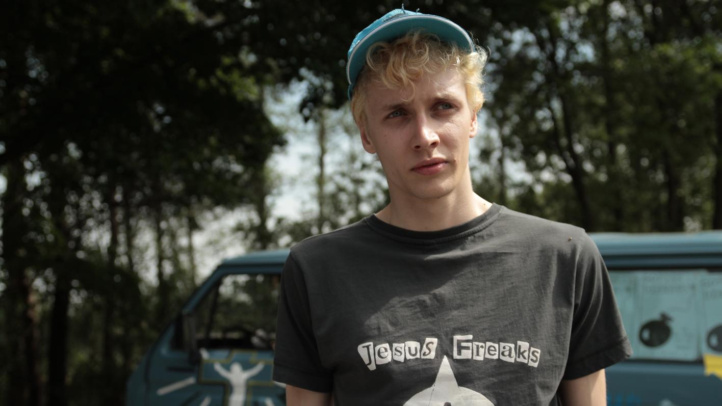 Nothing bads 2. Джулиус фельдмайер. Jeremy crutchley. Беспроводные наушники nothing ear. Kennedy clone high.