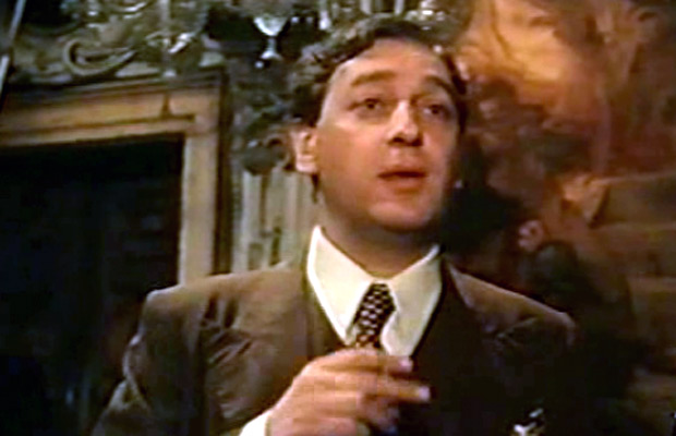 взнуздать. фильм скромное обаяние буржуазии 1972 марлон брандо. фильм портрет буржуазии в чёрном 1978 год. есть только два класса пролетариат и буржуазия фильм. вечеринка в стиле декаданс.