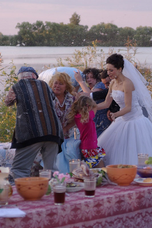 Непутевая невестка (фильм, 2012) — актеры, трейлер, фото