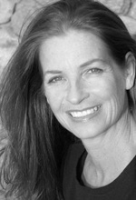 Elizabeth Slagsvol — Nurse, uncredited