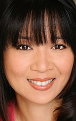 Шарлин Лью — Santa Dancer, у титрах не вказана