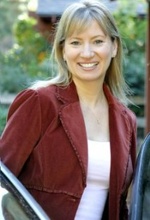 Коллін МакДоннел — танцюрист, у титрах не вказана