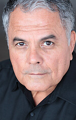 Ефрен Фижюра — Mr. Valdez