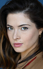 Вірджинія Такер — Sophie Farrell