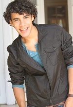 Гэбриел Бенитез — SIS Officer