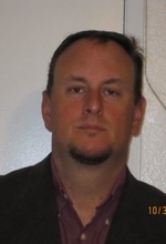 Стівен Вітмор — Dead ICE Agent, у титрах не вказаний