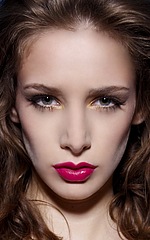 Емілі Шоу — Monica