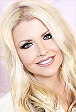 Michaela Silinger — Domestic Patron, у титрах не вказана