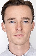 Милан Ожье — David Graham