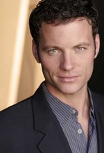 Майкл Родрік — Detective Richard Connor