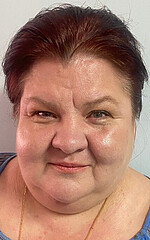 Ирина Абросимова — вахтёр, в титрах не указана