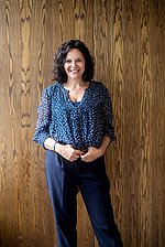 Никола Шиндлер — ассистент продюсера