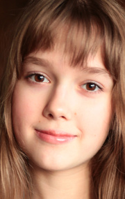 Alisa Lukshina - actress, dubbing: russian