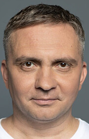 Михаил Озеров