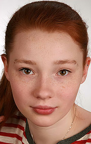 Odintsovodagi fohishalar, tashqarida Rusning kaltaklash videosini tomosha qiling