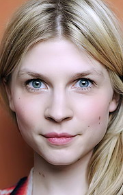 Жалаңаш актриса Клеменс Пози