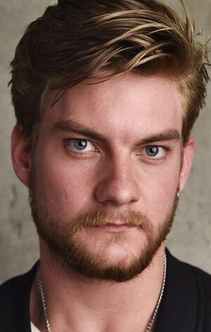 Джейк Вірі (Jake Weary)