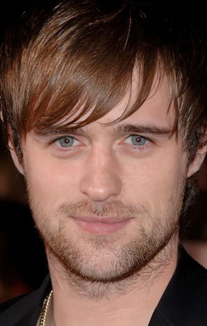 Йонас Армстронг (Jonas Armstrong)