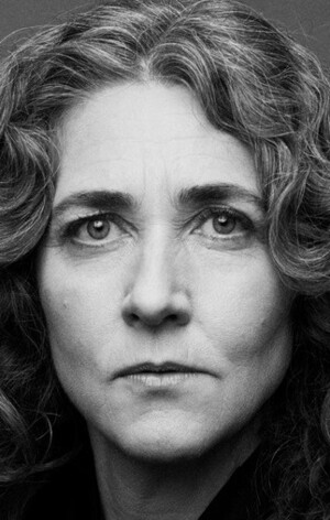 Лиза Фарзанех (Lisa Farzaneh)