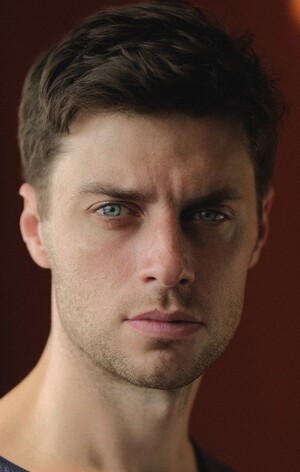 Tom Sharp - actor - biography, photo, best movies and TV shows