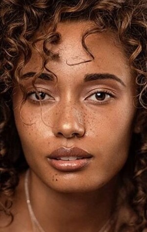 Оливия Суонн (Olivia Swann)