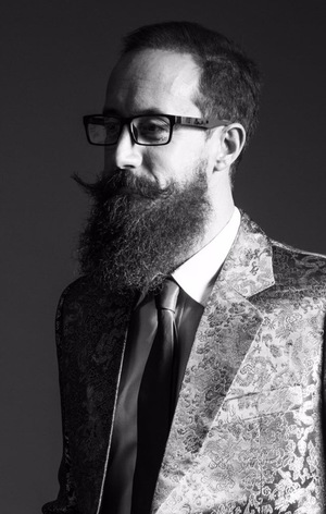Оливер Симс (Oliver Simms)