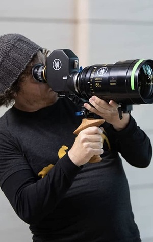 А. Джонатан Бенни (A. Jonathan Benny)