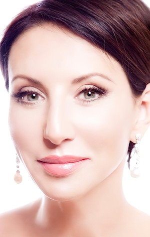 Жалаңаш қыздар сайысы