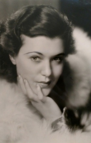 Шарлотта Уинтерс (Charlotte Wynters)