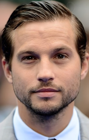 Лоґан Маршалл-Ґрін (Logan Marshall-Green)
